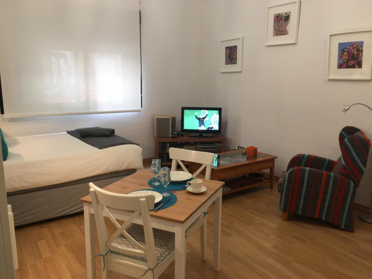 Pool And Garage Old Town Apartment Малага Екстериор снимка